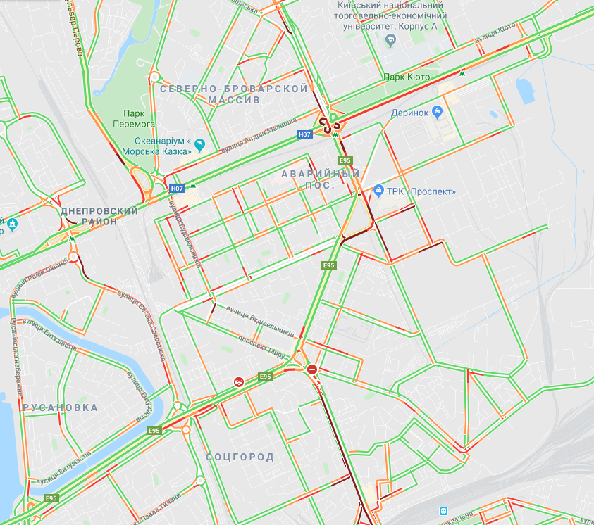 В Киеве образовались многочисленные пробки